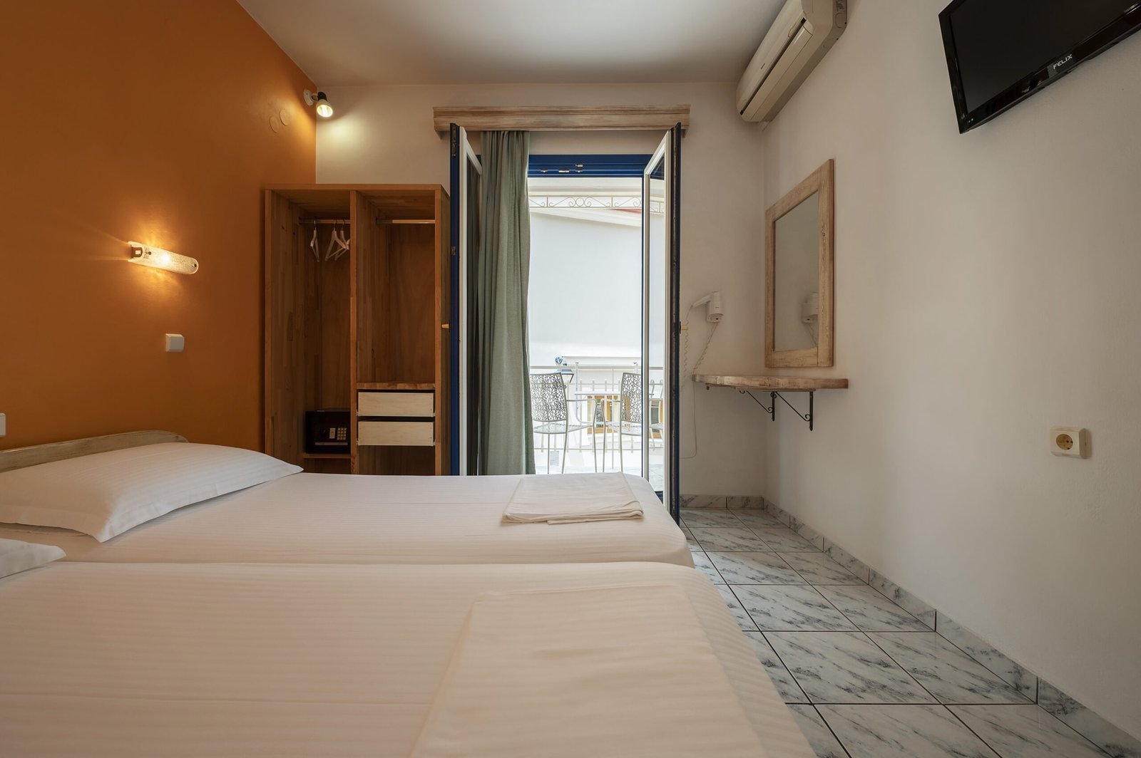 Astra Room 5 bedroom