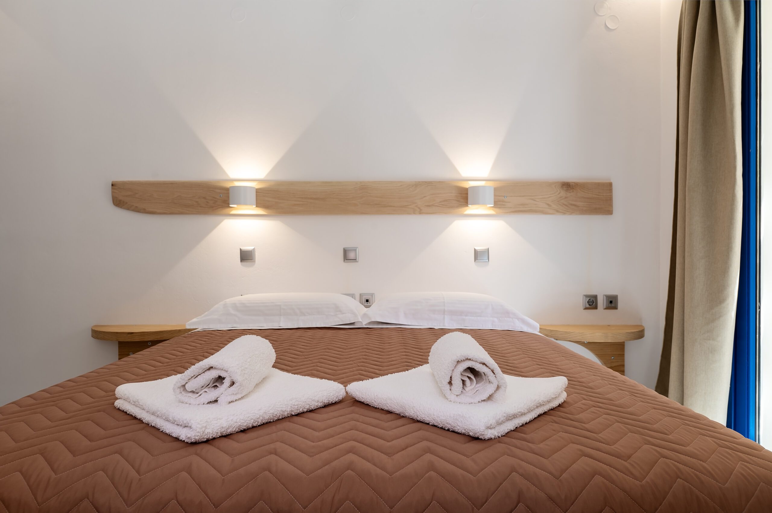 Quiet Studio with Private Balcony Image A_5