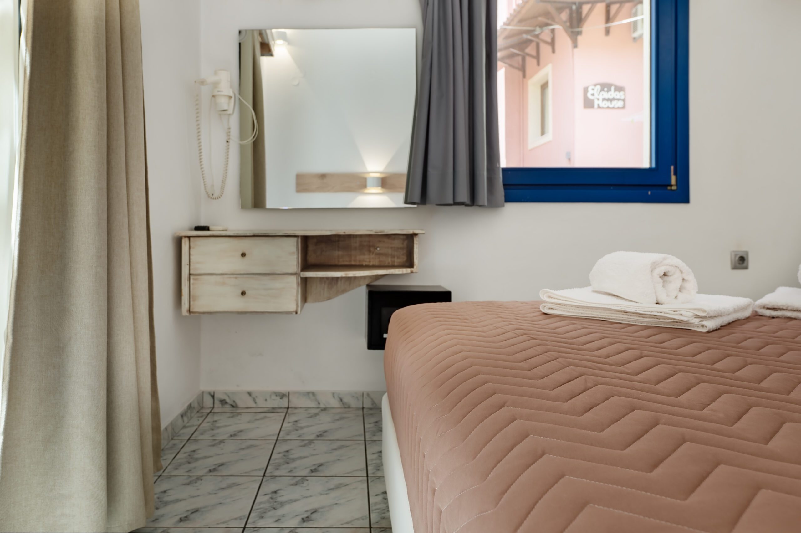 Quiet Studio with Private Balcony Image A_3